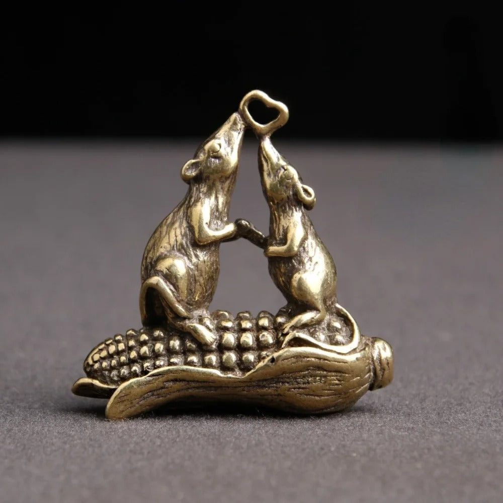 Pure Brass Mice in Love on Corn