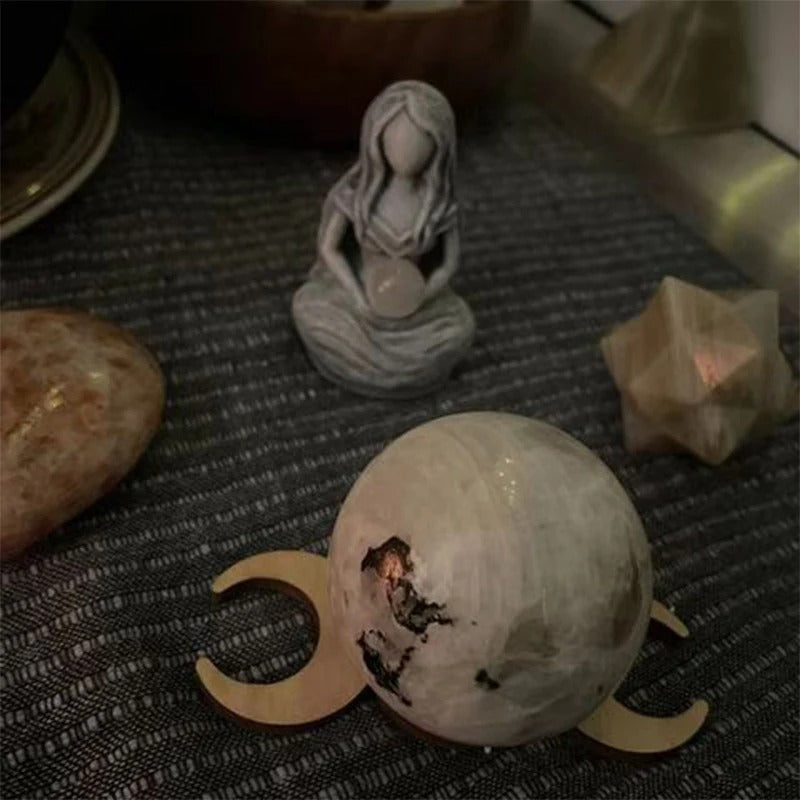 Moon Goddess Statue – Greek-Inspired Resin Sculpture