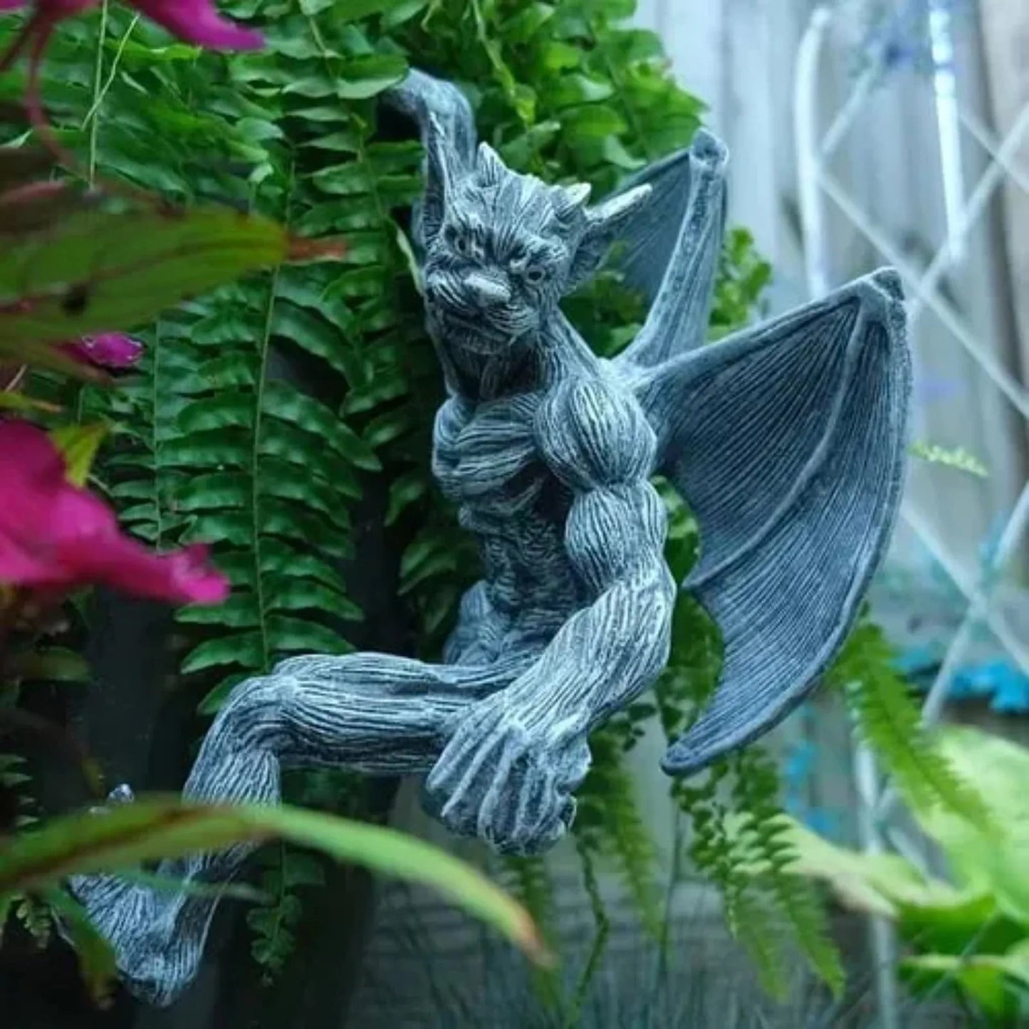 Hanging Garden Statue – Wall & Tree Decor