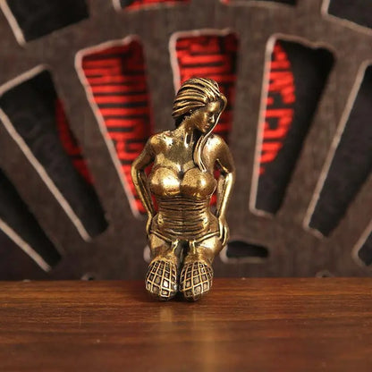 Front angle of the vintage-style kneeling woman miniature sculpture