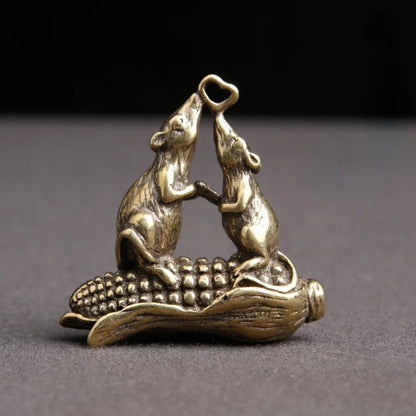 Pure Brass Mice in Love on Corn