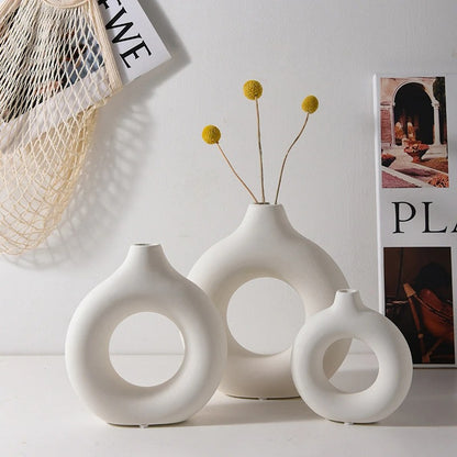 Nordic Plastic Circle Vase Set – 3pcs Modern Hollow Decor