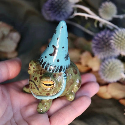 Spell bound Frog Garden Statue