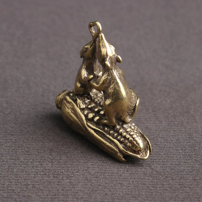 Pure Brass Mice in Love on Corn